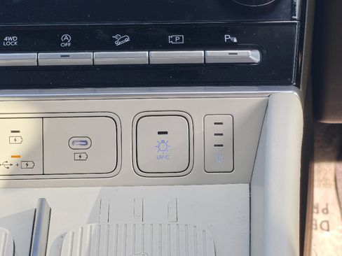 Used 2025 Hyundai Santa Fe Calligraphy image 19