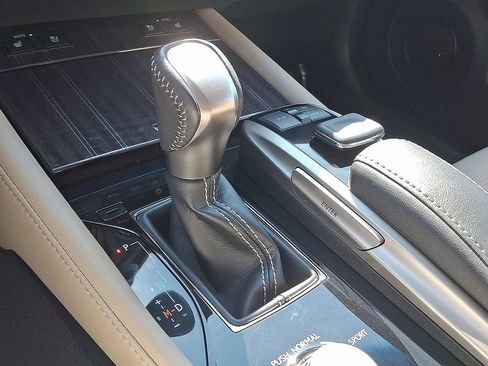 Used 2020 Lexus GS 350 AWD w/ Premium Package image 11
