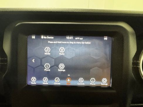 Used 2020 Jeep Wrangler Unlimited Sahara w/ Dual Top Group AWD/4WD image 25