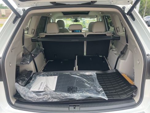 New 2026 Volkswagen Atlas SE FWD image 28