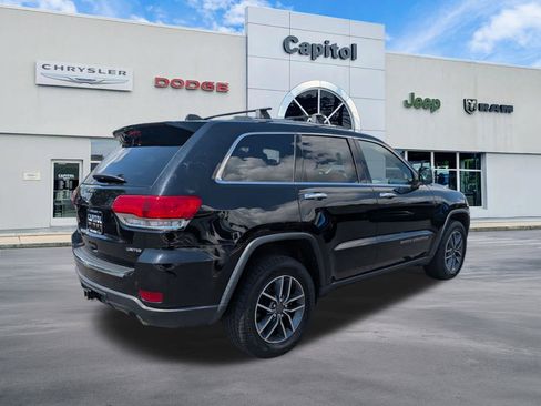 Used 2019 Jeep Grand Cherokee Limited w/ Trailer Tow Group IV AWD/4WD image 3