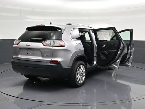 Used 2019 Jeep Cherokee Latitude w/ Popular Appearance Group FWD image 35