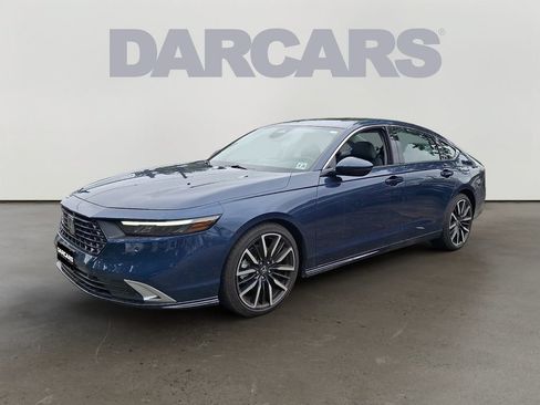 Used 2023 Honda Accord Touring image 3