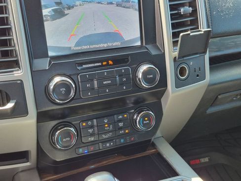 Used 2020 Ford F150 Lariat RWD image 25