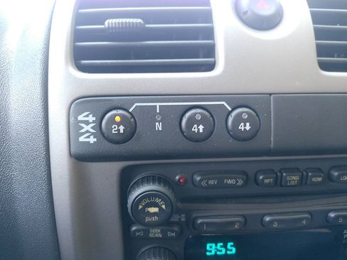 Used 2005 GMC Canyon SLE w/ Safe And Sound Package AWD/4WD image 39