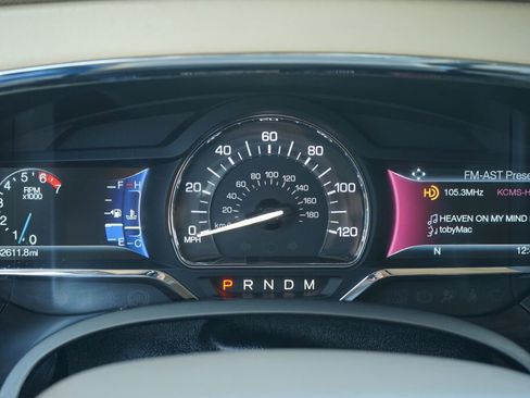 Used 2016 Lincoln Navigator Select AWD/4WD image 21
