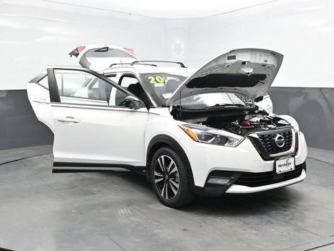 Used 2020 Nissan Kicks SR w/ Exterior Package image 37