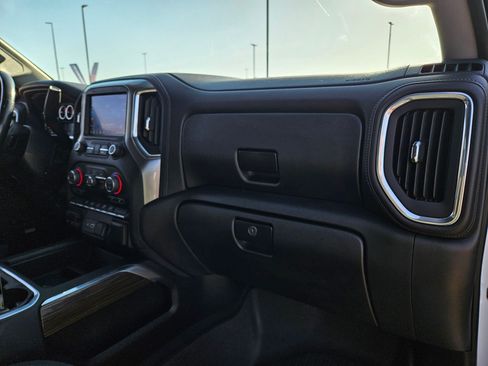 Certified 2022 Chevrolet Silverado 1500 LT Trail Boss w/ Convenience Package II AWD/4WD image 27