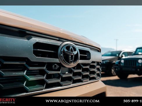 Used 2026 Toyota Tacoma TRD Off-Road image 10