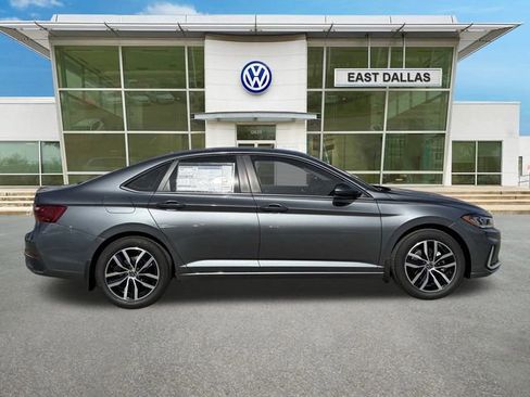 New 2026 Volkswagen Jetta SE FWD image 3