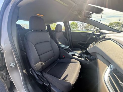 Used 2022 Chevrolet Malibu LT FWD image 9