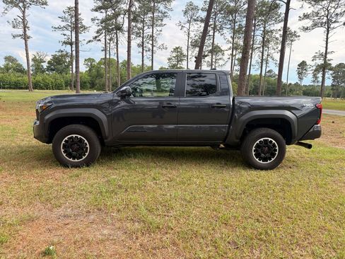 Used 2024 Toyota Tacoma TRD Off-Road AWD/4WD image 2