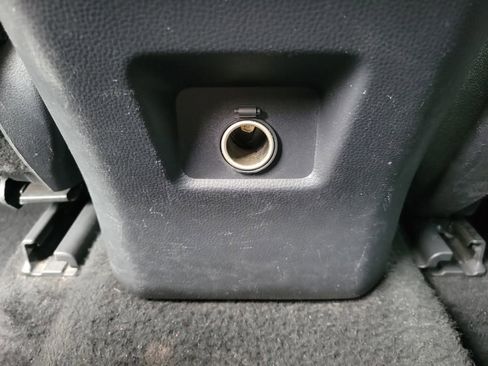 Used 2021 Toyota RAV4 LE image 11