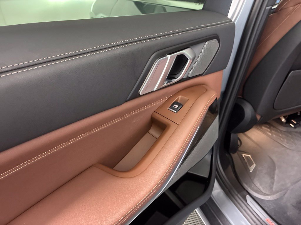 Certified 2025 BMW X5 xDrive50e AWD/4WD image 28