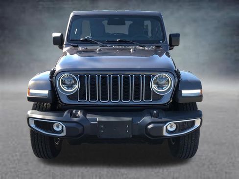 Used 2025 Jeep Wrangler Unlimited Sahara AWD/4WD image 16