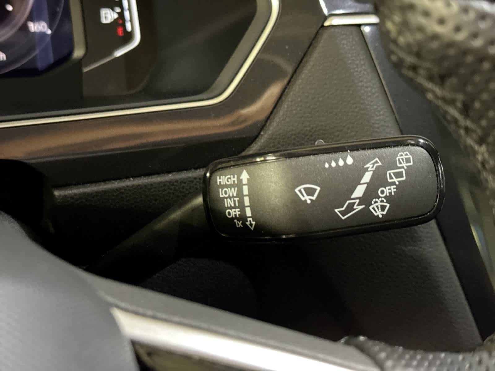 Used 2024 Volkswagen Tiguan SEL R-Line AWD/4WD image 31