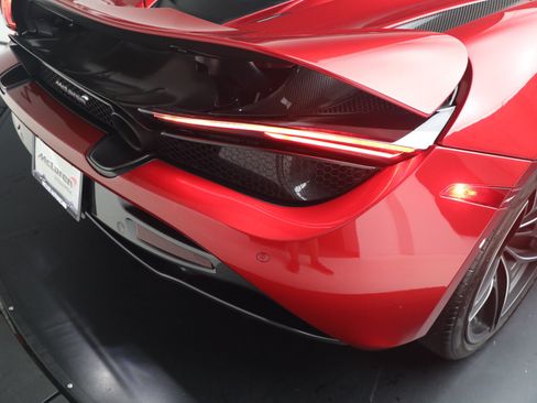 Used 2019 McLaren 720S Performance RWD image 35