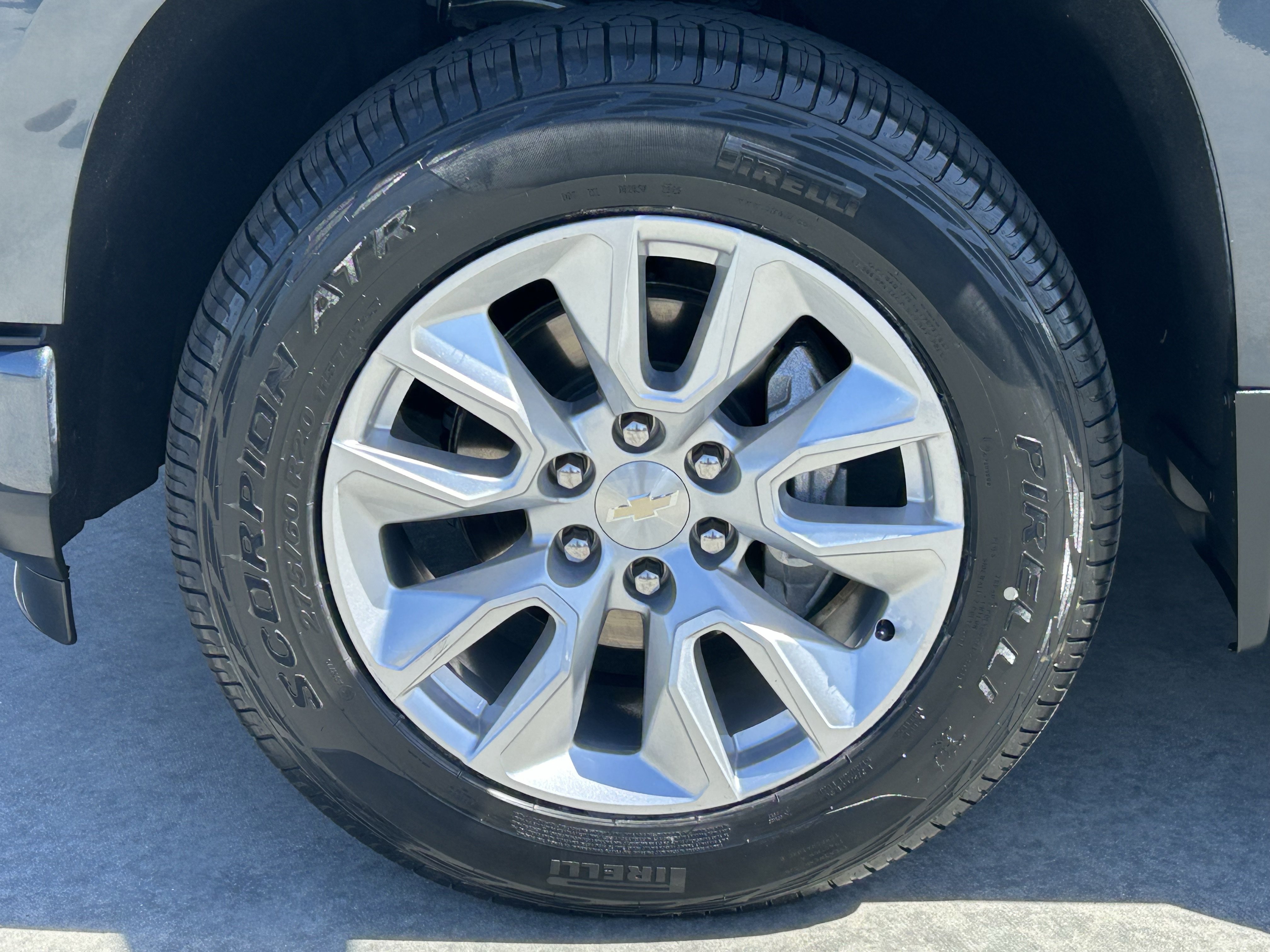 Used 2022 Chevrolet Silverado 1500 Custom w/ Safety Confidence Package AWD/4WD image 8