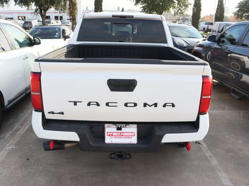 Used 2024 Toyota Tacoma TRD Off-Road image 7