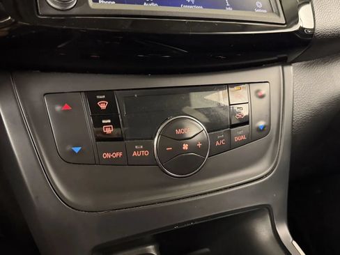 Used 2019 Nissan Sentra SV FWD image 19