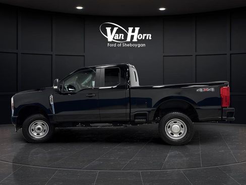 Used 2024 Ford F350 XL w/ Snow Plow/Camper Package image 10