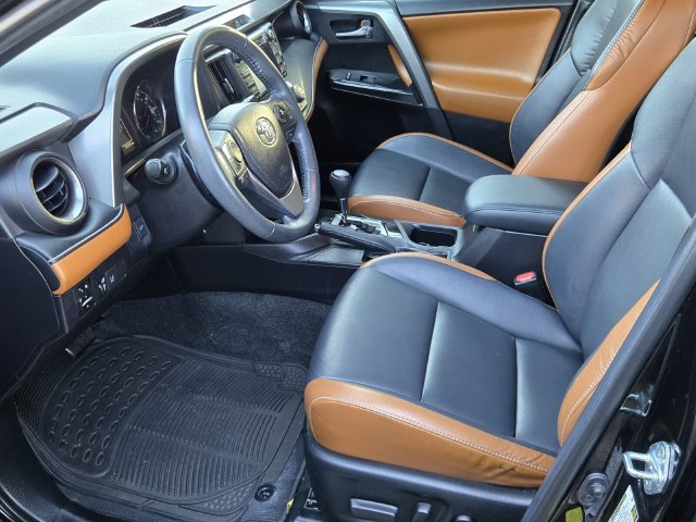 Used 2018 Toyota RAV4 SE w/ Power Extra Value Package FWD image 11
