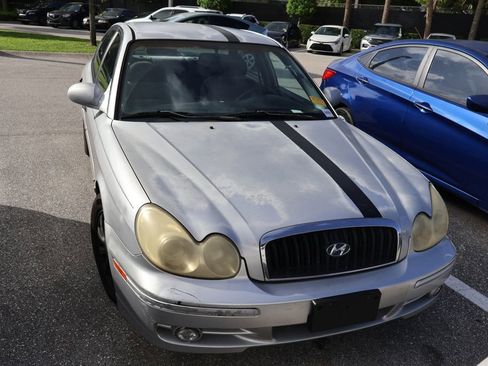 Used 2004 Hyundai Sonata GLS FWD image 5