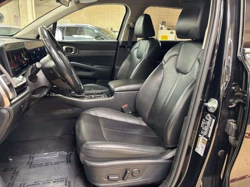 Used 2024 Kia Sorento S FWD image 29