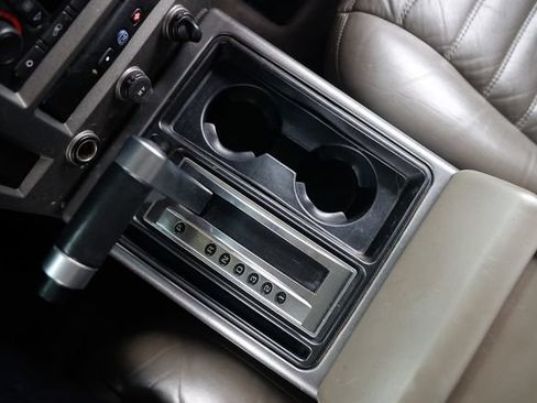 Used 2004 HUMMER H2 w/ Preferred Equipment Group AWD/4WD image 39