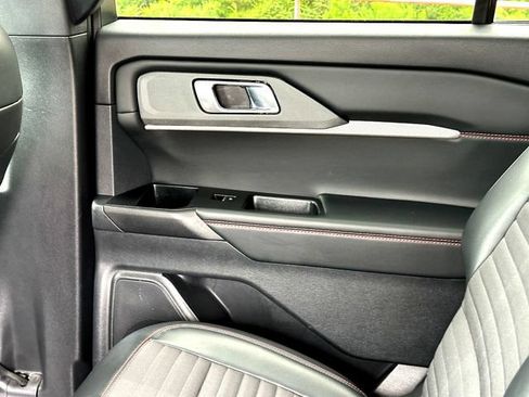 Used 2025 Ford Explorer ST-Line AWD/4WD image 21