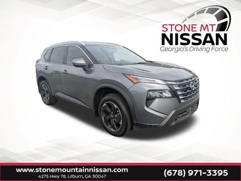 Used 2025 Nissan Rogue SV w/ SV Premium Package image 1