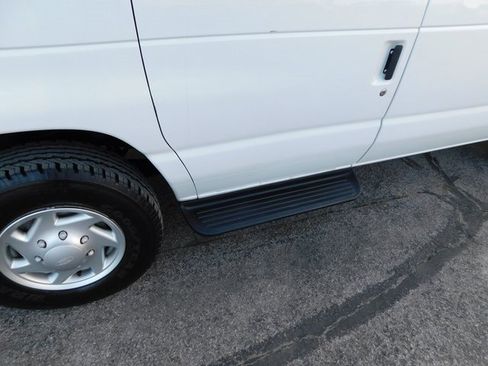 Used 2012 Ford E-350 and Econoline 350 XLT image 12