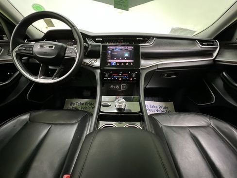 Used 2022 Jeep Grand Cherokee Limited AWD/4WD image 19