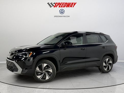 New 2026 Volkswagen Taos SE AWD/4WD image 3