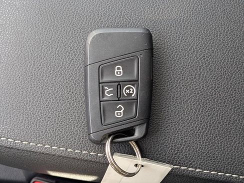 Used 2024 Volkswagen Taos SE image 26