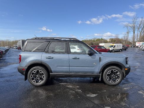 Used 2025 Ford Bronco Sport Outer Banks w/ Outer Banks Tech Package+ AWD/4WD image 8