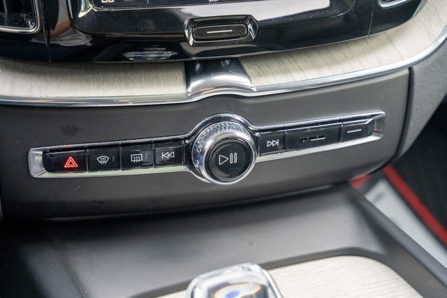 Used 2024 Volvo XC60 B5 Plus w/ Protection Package Premier AWD/4WD image 30