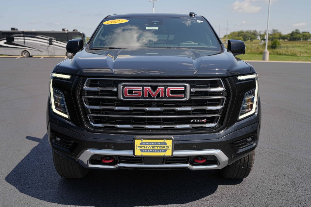 Used 2025 GMC Yukon XL AT4 w/ AT4 Premium Package AWD/4WD image 2