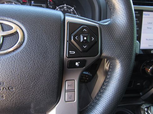 Used 2021 Toyota 4Runner SR5 AWD/4WD image 27
