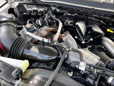 Used 2019 Ford F250 XLT w/ XLT Premium Package AWD/4WD image 32