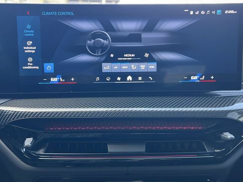 Used 2025 BMW M4 CS AWD/4WD image 23