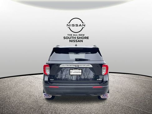 Used 2022 Ford Explorer XLT image 7