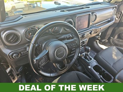 Used 2021 Jeep Gladiator Willys image 15