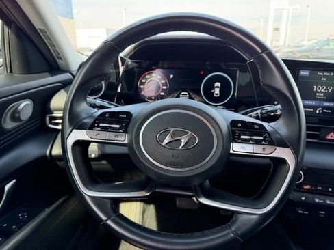 Used 2022 Hyundai Elantra SEL w/ Convenience Package image 9