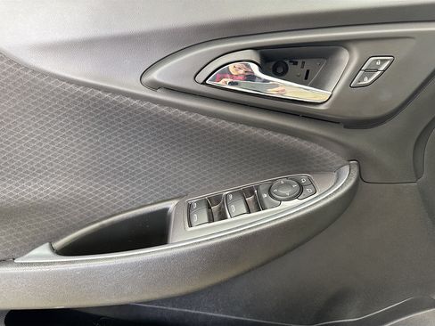 Used 2020 Chevrolet Malibu LT FWD image 19