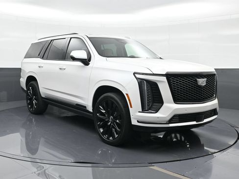 Certified 2025 Cadillac Escalade Sport Platinum w/ LPO, ONYX Package AWD/4WD image 13