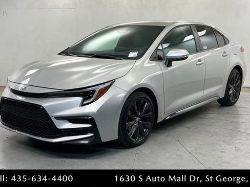 Used 2025 Toyota Corolla SE image 1