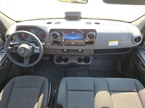 Used 2026 Mercedes-Benz Sprinter 2500 image 17