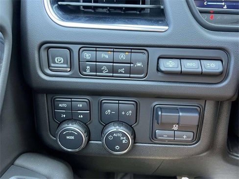 Certified 2024 Chevrolet Suburban High Country w/ Advanced Technology Package image 22