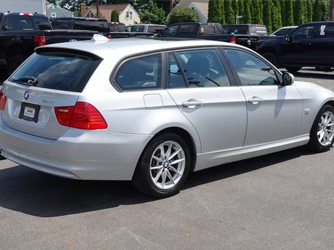 Used 2010 BMW 328i xDrive Wagon AWD/4WD image 3